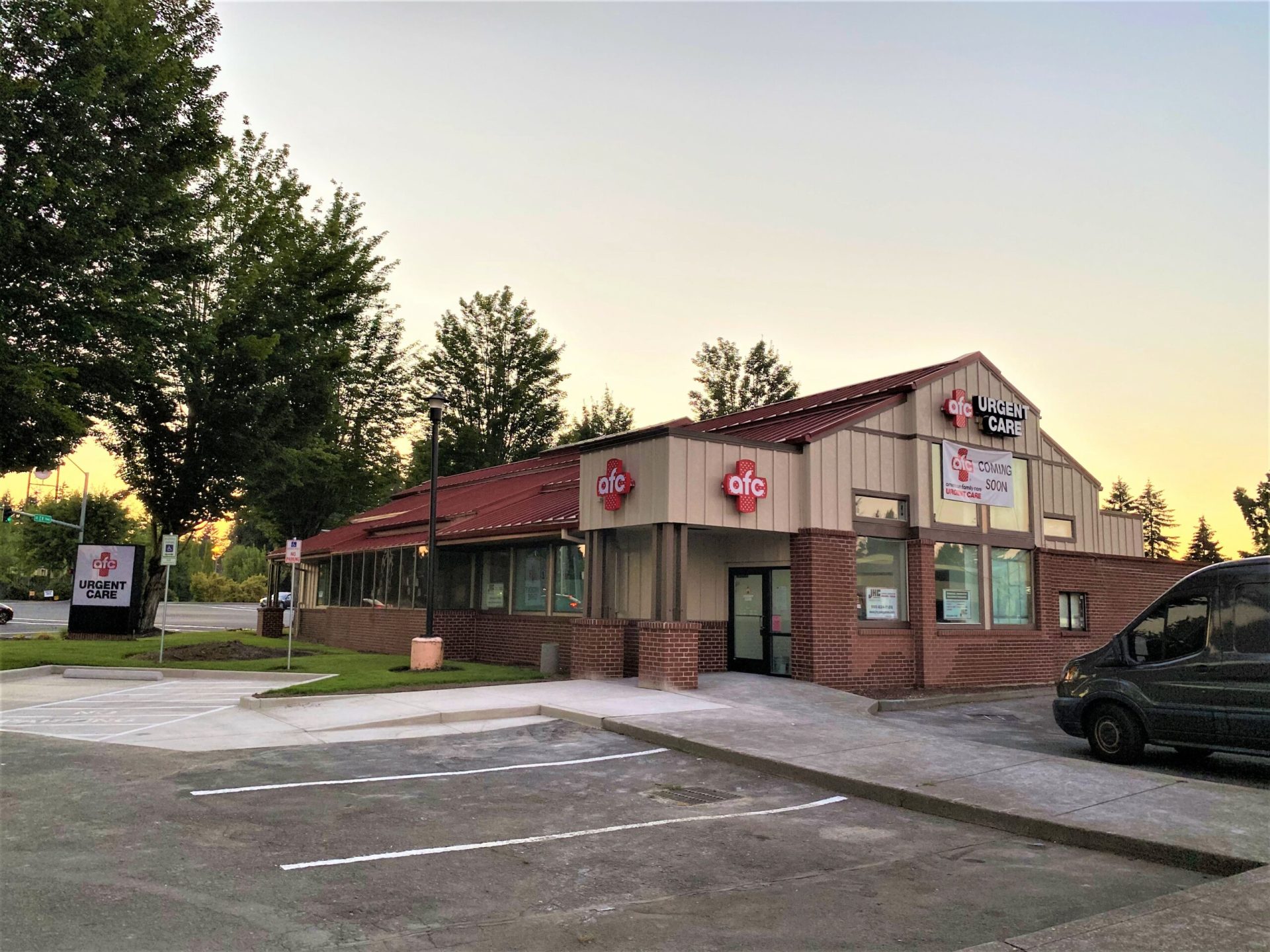 Portland, OR — American Family Care (AFC), the nation’s largest provider of urgent care, accessible primary care, and occupational medicine, is pleased to announce the Grand Opening for its newest clinic in Hillsboro. This will be the sixth AFC location serving the Portland Metropolitan region. It is conveniently located on TV Highway right across from Shute